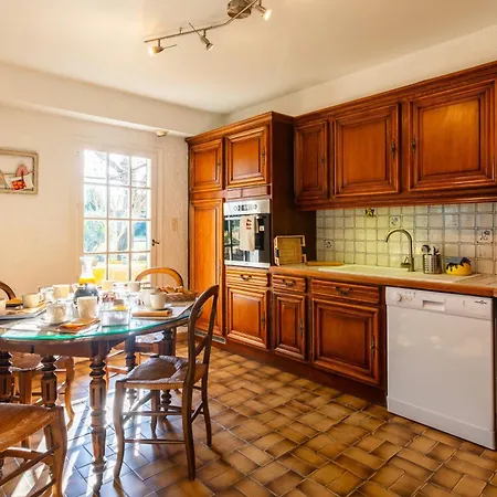 Holiday home Le Melomane - Maison Climatisee Avec Jardin Clos Montfrin